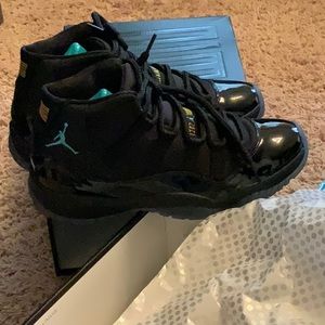 Air Jordan 11 Retro - Black & Gamma Blue